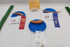 20210918-Junior-Long-carrots-w-Old-Farm-Market-prizes-scaled