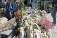 2023-06-21-Bus-Tour-Janice-Currie-4-crevice-garden