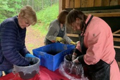 2023-06-10-Hypertufa-workshop-Darlene-Veitch-5