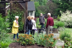 Willie-Harvie-2025-05-31-Robert-Liston-3.-Robert-chats-with-club-members